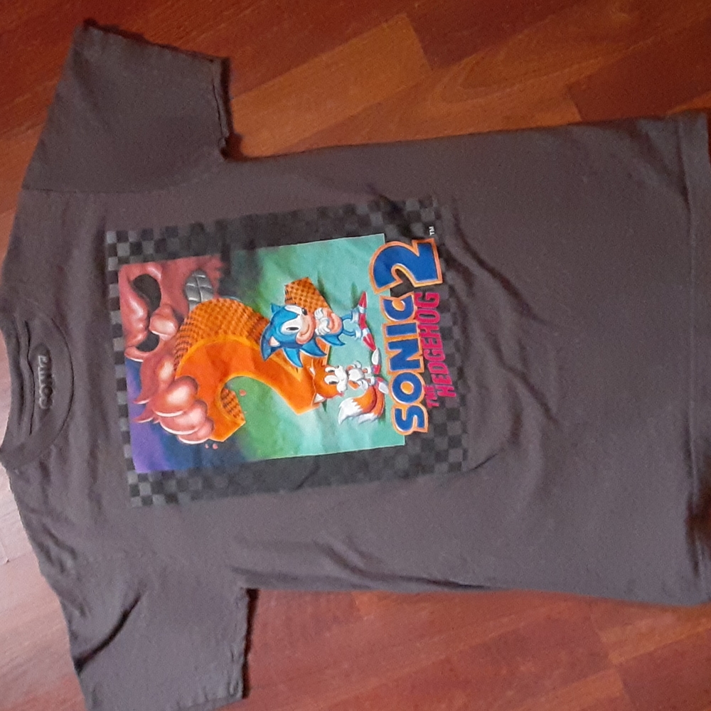 SONIC THE HEDGEHOG TEE